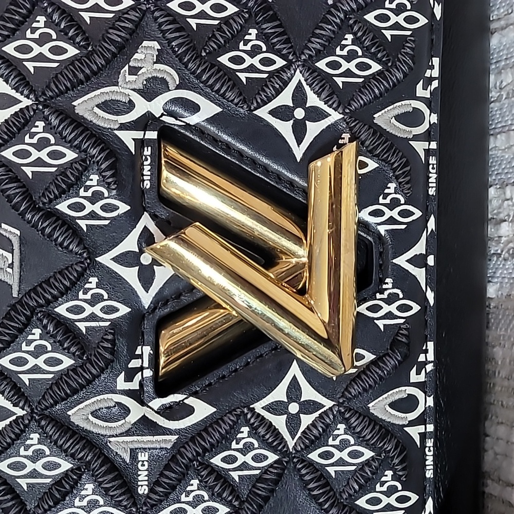 Louis Vuitton Twist 1854 Limited Edition Black and White Shoulder Bag - Picture 10 of 15